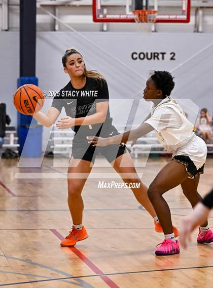 Thumbnail 1 in Clinton vs. Lakewood (Tampa Bay Christmas Invitational) photogallery.