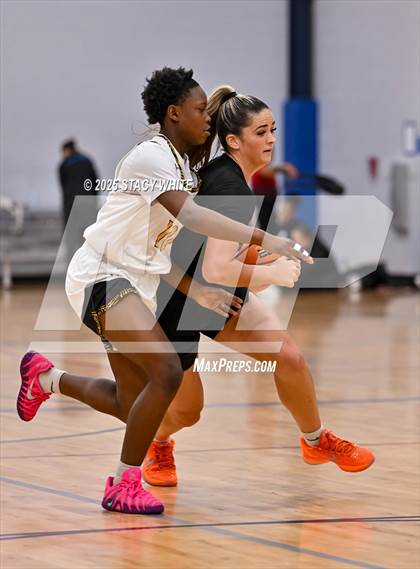 Thumbnail 1 in Clinton vs. Lakewood (Tampa Bay Christmas Invitational) photogallery.