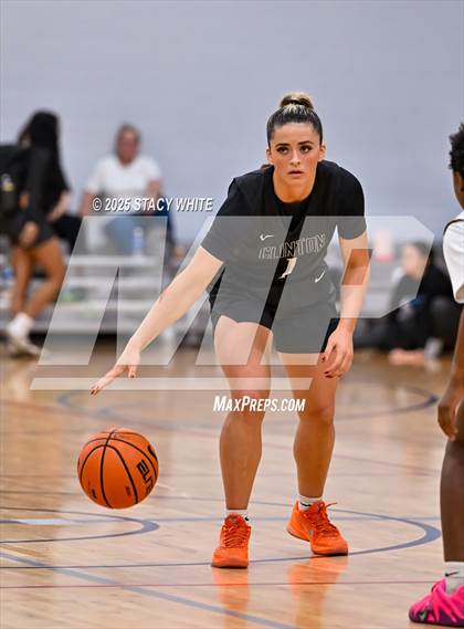 Thumbnail 2 in Clinton vs. Lakewood (Tampa Bay Christmas Invitational) photogallery.