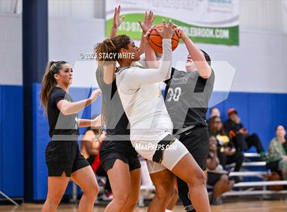 Thumbnail 1 in Clinton vs. Lakewood (Tampa Bay Christmas Invitational) photogallery.