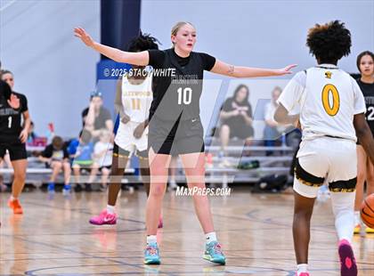 Thumbnail 1 in Clinton vs. Lakewood (Tampa Bay Christmas Invitational) photogallery.