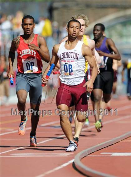 Thumbnail 3 in 117th Penn Relays (Boys Large School 4x800m Event 305)  photogallery.