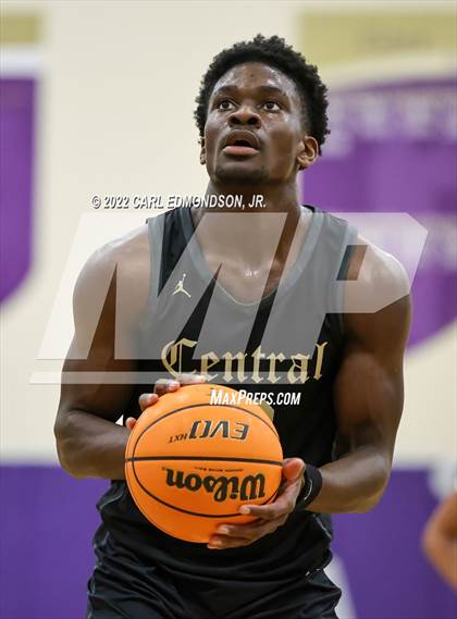 Thumbnail 2 in Central vs. Brentwood Academy photogallery.