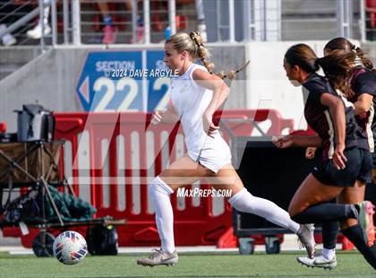 Thumbnail 3 in Lone Peak vs. Davis (UHSAA 6A Final) photogallery.