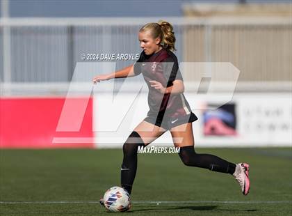 Thumbnail 3 in Lone Peak vs. Davis (UHSAA 6A Final) photogallery.