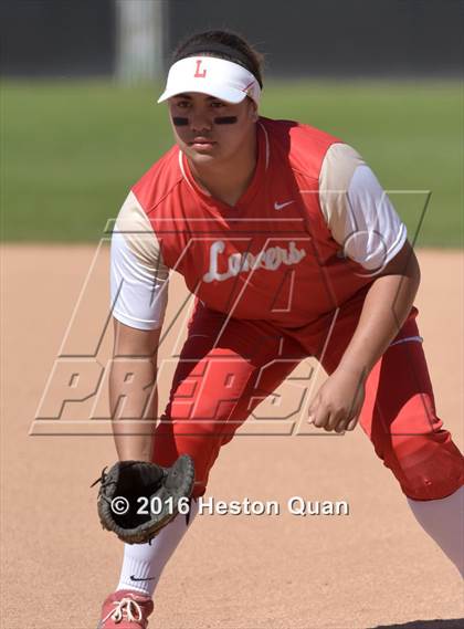 Thumbnail 2 in Mater Dei vs Orange Lutheran (Alan Dugard Classic) photogallery.