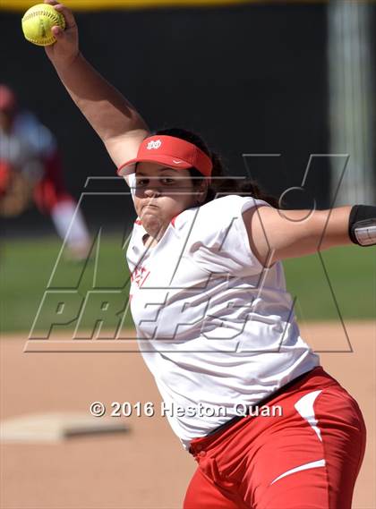 Thumbnail 3 in Mater Dei vs Orange Lutheran (Alan Dugard Classic) photogallery.