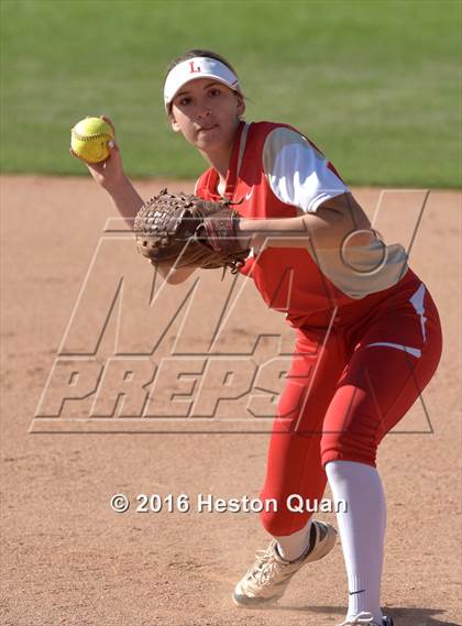 Thumbnail 2 in Mater Dei vs Orange Lutheran (Alan Dugard Classic) photogallery.