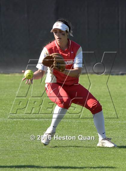 Thumbnail 1 in Mater Dei vs Orange Lutheran (Alan Dugard Classic) photogallery.