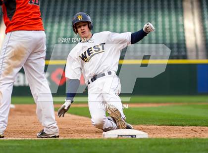 Thumbnail 1 in Auburn Mountainview vs. West Seattle photogallery.
