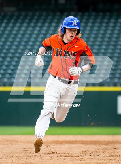 Thumbnail 3 in Auburn Mountainview vs. West Seattle photogallery.