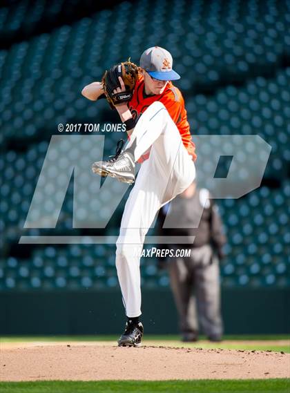 Thumbnail 3 in Auburn Mountainview vs. West Seattle photogallery.