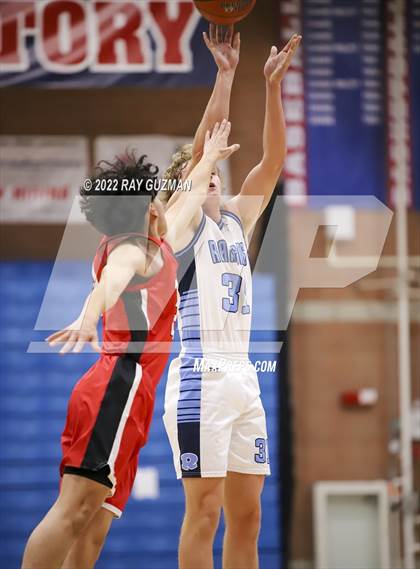 Thumbnail 3 in Redwood vs. Kerman photogallery.