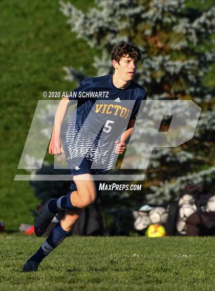 Thumbnail 2 in Hilton vs. Victor photogallery.
