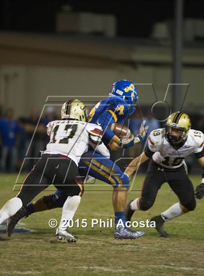 Thumbnail 2 in Bishop Amat vs Bishop Alemany photogallery.