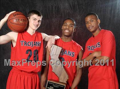 Thumbnail 2 in Lutheran (CIF State D3 Award Photos) photogallery.