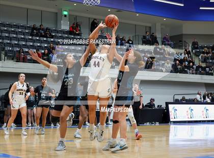 Thumbnail 1 in Godley vs. Panther Creek (UIL 4A Area Playoff) photogallery.