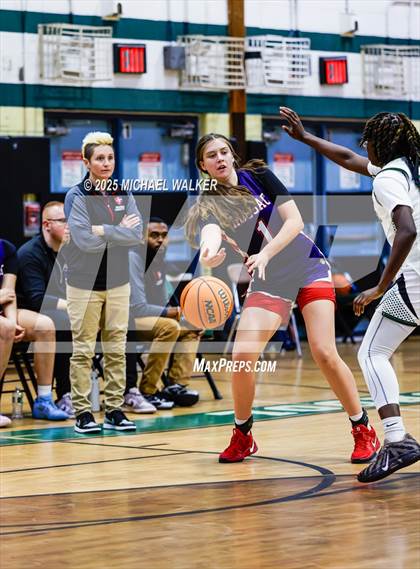 Thumbnail 2 in Hoosac Vs George School (4th Annual Slinky Showcase) photogallery.
