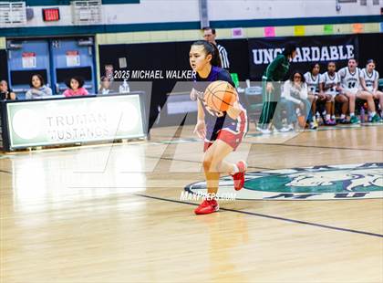 Thumbnail 2 in Hoosac Vs George School (4th Annual Slinky Showcase) photogallery.