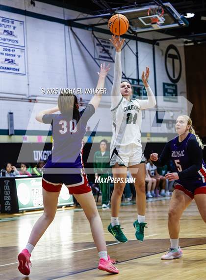 Thumbnail 3 in Hoosac Vs George School (4th Annual Slinky Showcase) photogallery.