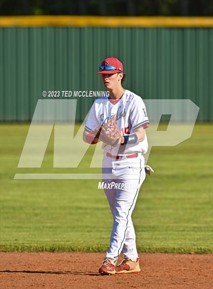 Thumbnail 3 in Baptist Prep vs Lamar (AAA 3A-5 district 1st round) photogallery.
