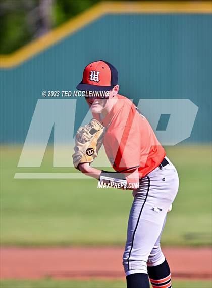 Thumbnail 2 in Baptist Prep vs Lamar (AAA 3A-5 district 1st round) photogallery.
