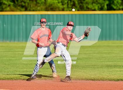 Thumbnail 3 in Baptist Prep vs Lamar (AAA 3A-5 district 1st round) photogallery.