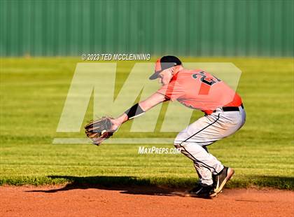 Thumbnail 3 in Baptist Prep vs Lamar (AAA 3A-5 district 1st round) photogallery.
