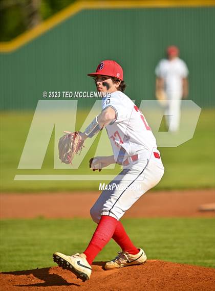 Thumbnail 3 in Baptist Prep vs Lamar (AAA 3A-5 district 1st round) photogallery.