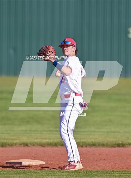 Thumbnail 3 in Baptist Prep vs Lamar (AAA 3A-5 district 1st round) photogallery.