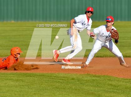 Thumbnail 3 in Baptist Prep vs Lamar (AAA 3A-5 district 1st round) photogallery.