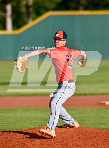 Thumbnail 2 in Baptist Prep vs Lamar (AAA 3A-5 district 1st round) photogallery.