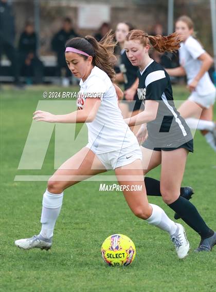 Thumbnail 3 in Cathedral Catholic vs. El Dorado photogallery.