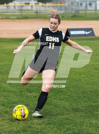 Thumbnail 1 in Cathedral Catholic vs. El Dorado photogallery.