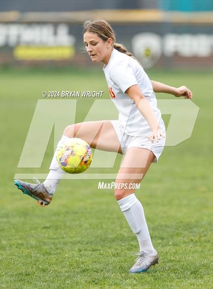 Thumbnail 2 in Cathedral Catholic vs. El Dorado photogallery.