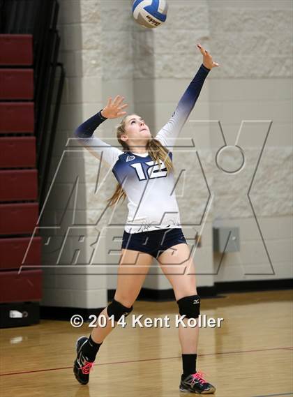 Thumbnail 1 in Seaholm vs. Dakota photogallery.