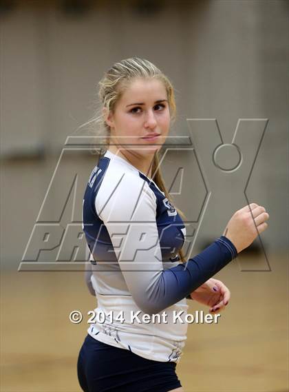 Thumbnail 2 in Seaholm vs. Dakota photogallery.