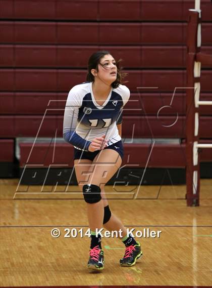 Thumbnail 3 in Seaholm vs. Dakota photogallery.