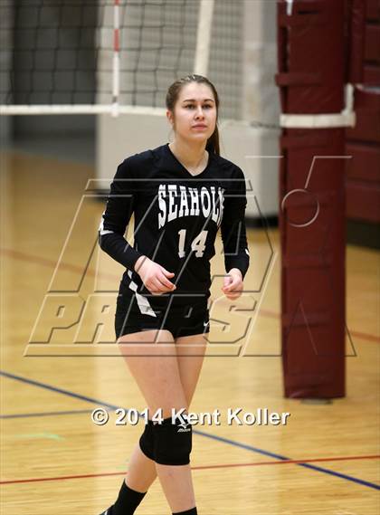 Thumbnail 2 in Seaholm vs. Dakota photogallery.