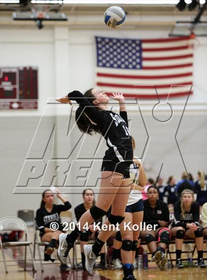 Thumbnail 2 in Seaholm vs. Dakota photogallery.