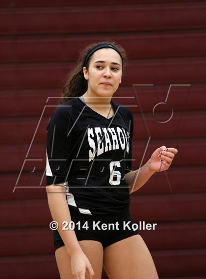 Thumbnail 1 in Seaholm vs. Dakota photogallery.
