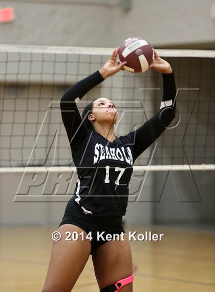 Thumbnail 3 in Seaholm vs. Dakota photogallery.