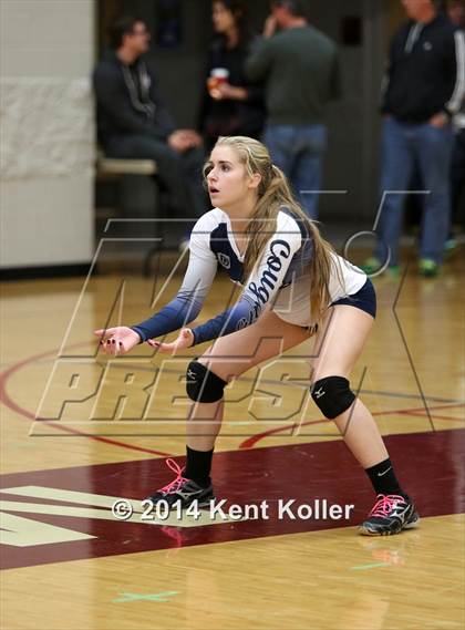 Thumbnail 2 in Seaholm vs. Dakota photogallery.