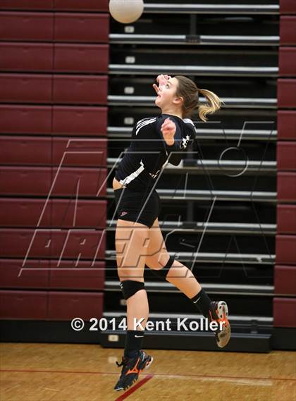Thumbnail 1 in Seaholm vs. Dakota photogallery.