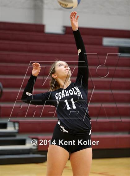 Thumbnail 1 in Seaholm vs. Dakota photogallery.