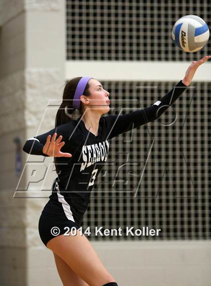 Thumbnail 3 in Seaholm vs. Dakota photogallery.
