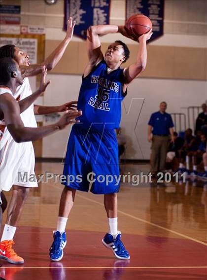 Thumbnail 2 in El Camino Real vs. Central photogallery.