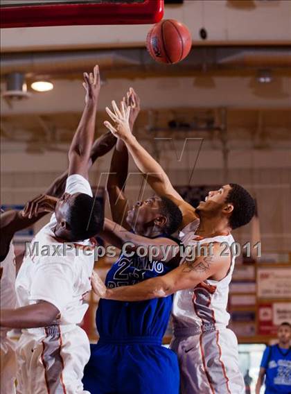 Thumbnail 1 in El Camino Real vs. Central photogallery.