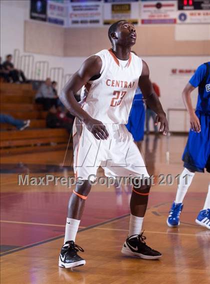 Thumbnail 2 in El Camino Real vs. Central photogallery.