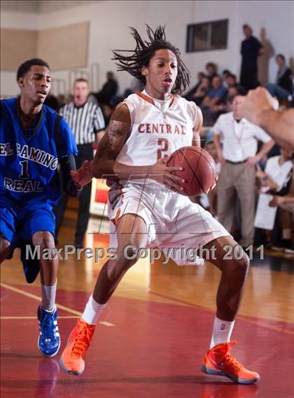 Thumbnail 1 in El Camino Real vs. Central photogallery.